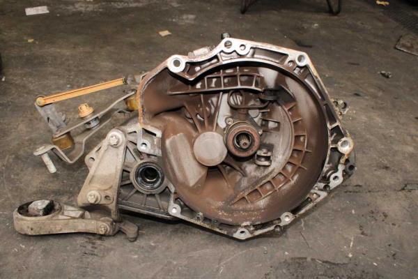 BOITE DE VITESSE MANUEL OPEL CORSA D 1.2 ESSENCE Z12XEP CODE ML5 ( 5VITESSES ) - Vue 1